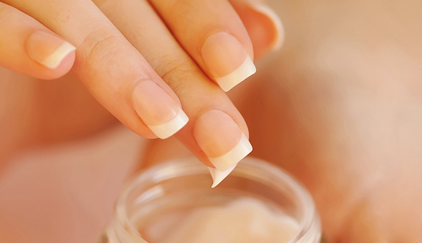 健康な手指を守る！ 美容師が実践すべき手荒れ対策5つ